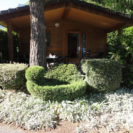 Villa Camping La Cascade à Le Bourg-dʼOisans Extérieur photo