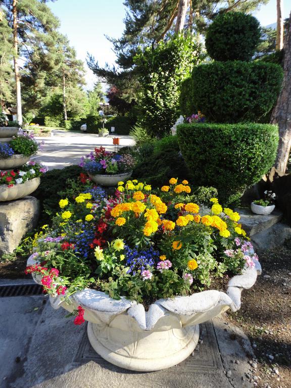 Villa Camping La Cascade à Le Bourg-dʼOisans Extérieur photo